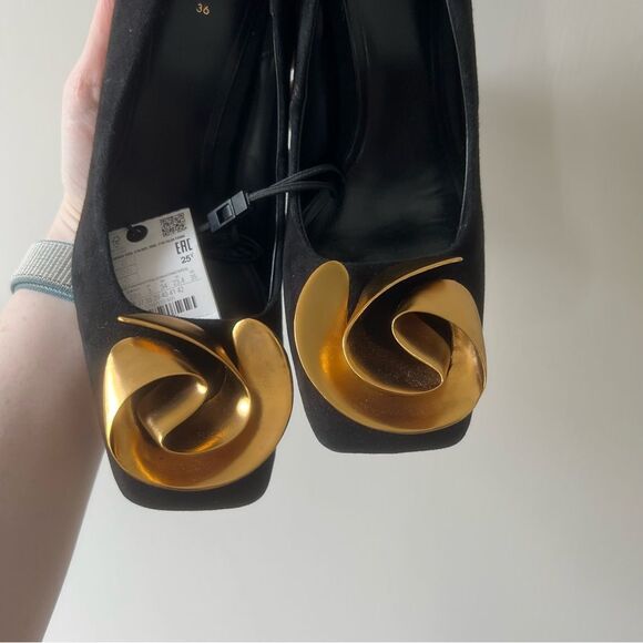 NWT Zara Gold Flower Suede Black Block Heels - Picture 9 of 13
